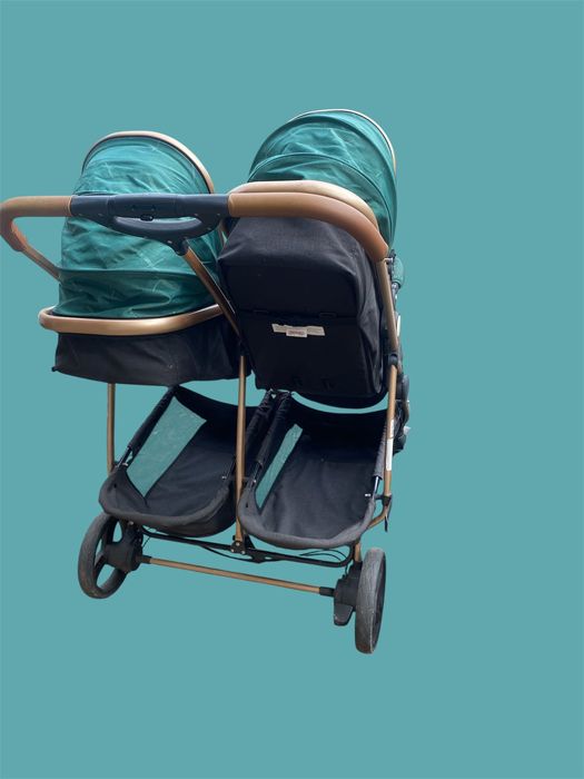 Количка за близнаци