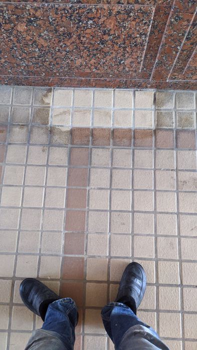 Чистка брусчатки  плитки кафеля напольного покрытия Антон