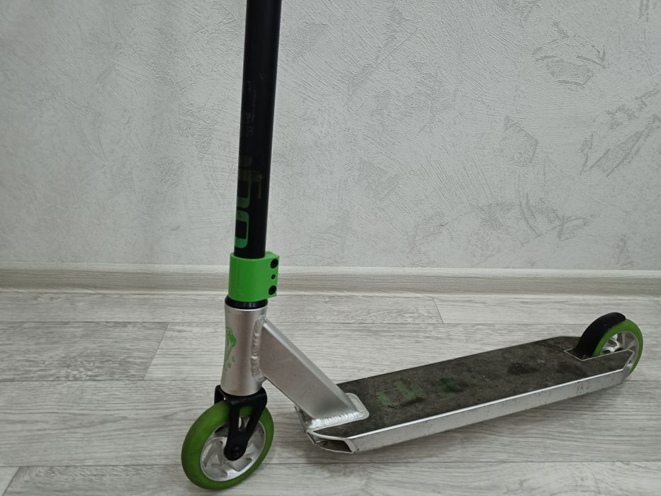 Трюковой самокат