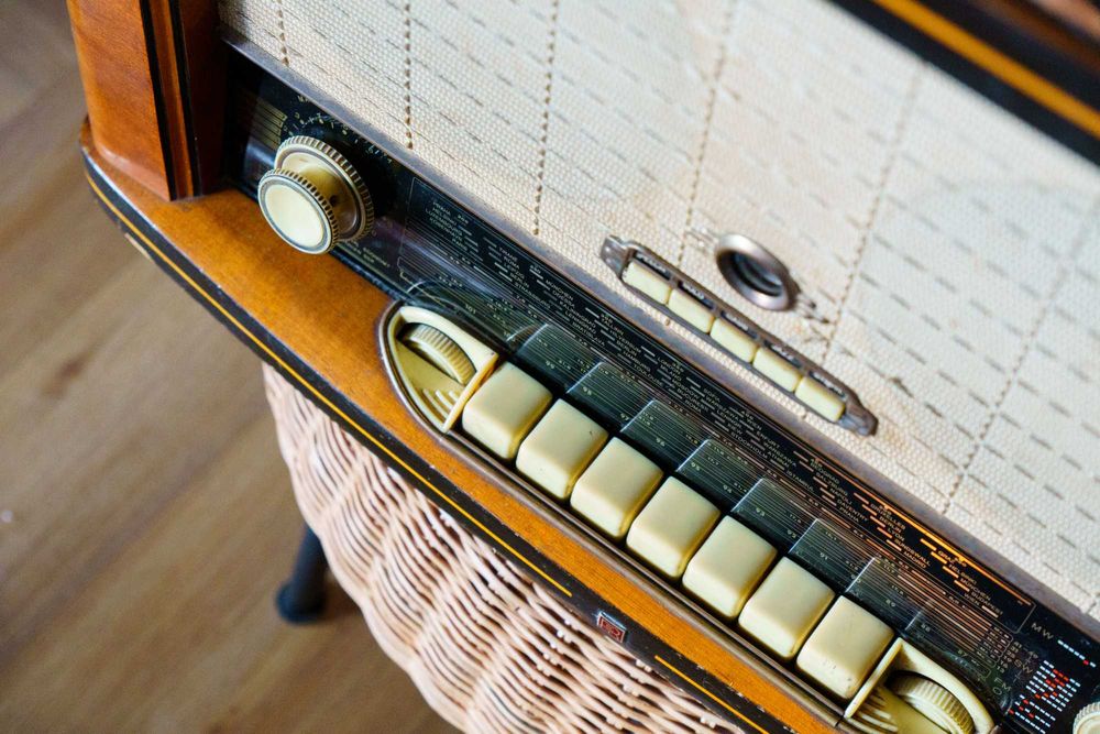 Ретро радио грамофон Естония 2, антикварно