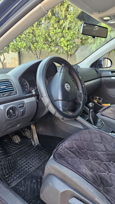 Vând Volkswagen Jetta,  1.6, benzina, stare bună, întreținută, fiscal pe loc