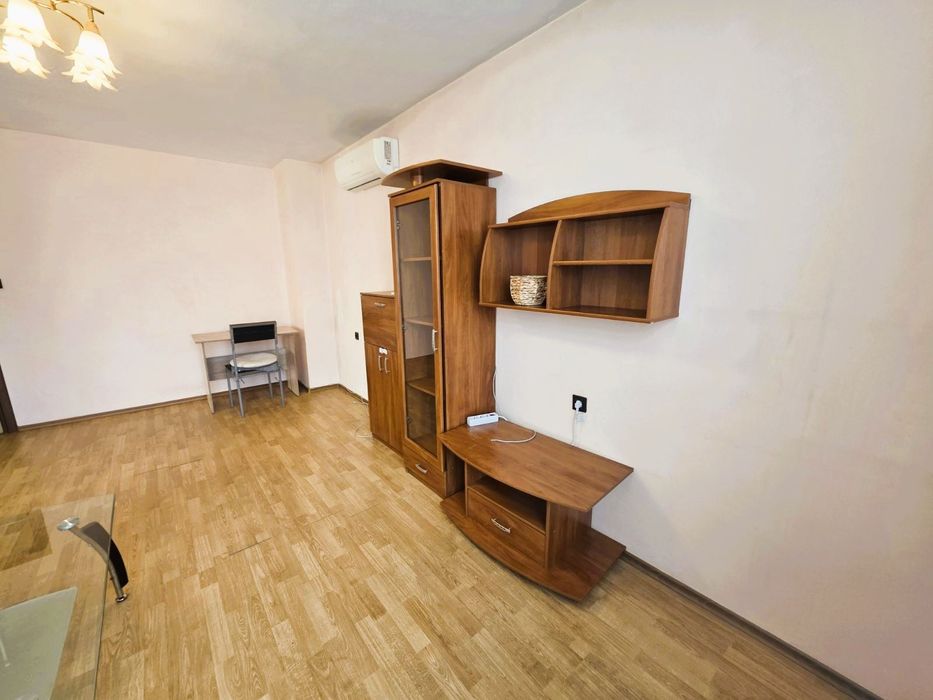 Дава се под наем Двустаен апартамент в София, Хиподрума - 70 кв.м за 548.25 € - Снимка #2