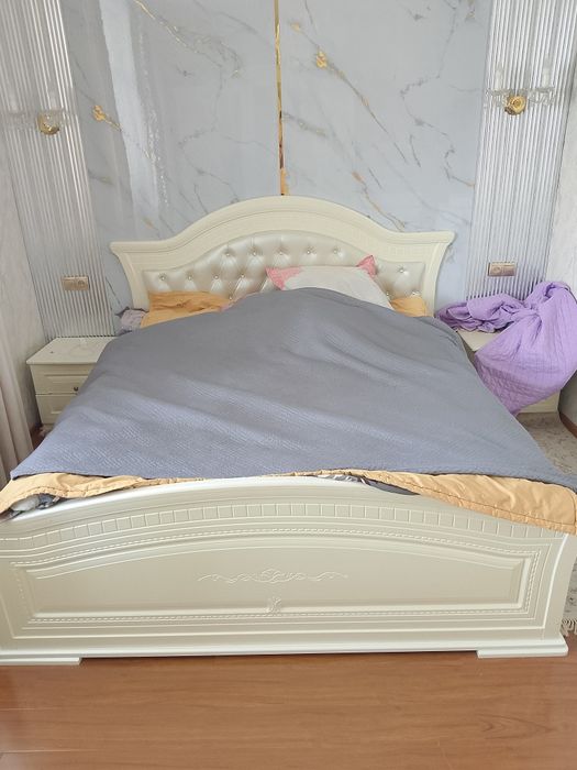 Продам спальный гарнитур