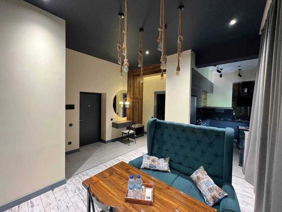 Сдаётся срочно 2 комнатная квартира на Метро Максима Горького