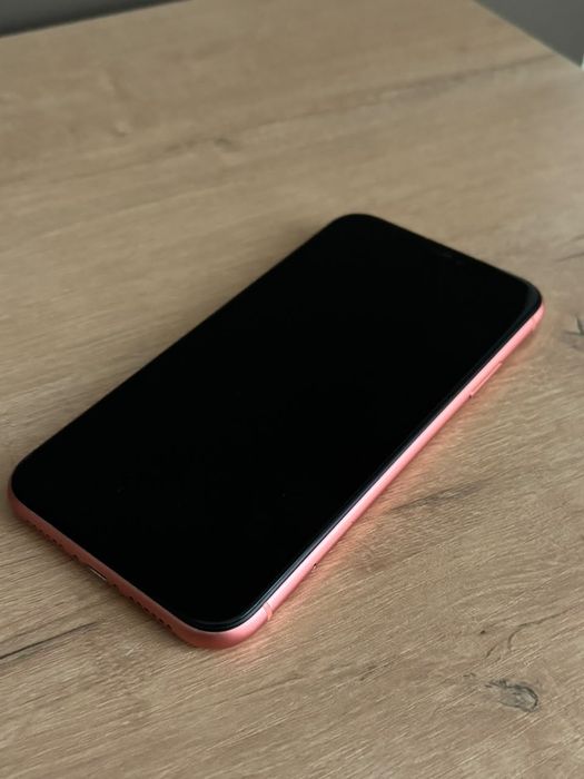 Продам iphone xr  идеальное состояние