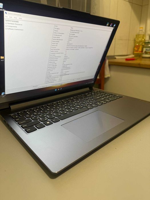Lenovo IdeaPad Slim 3 16IAH8