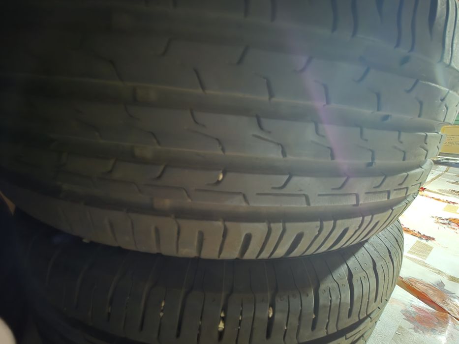 Anvelope vara 205/60/16 Continental aproape noi