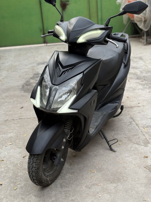 скутер 125 кубов