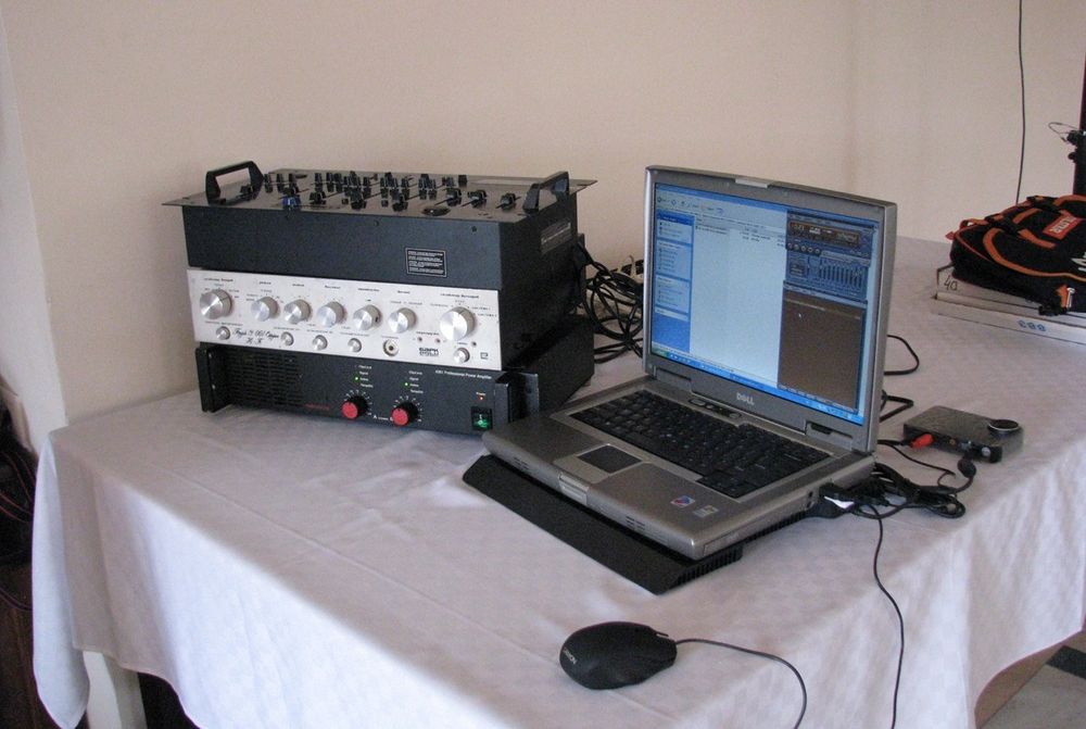 Kit Sonorizare - (2Boxe, laptop, placa sunet, amplificare)