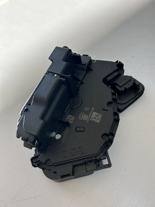 Оригинална брава на врата (VW Caddy,Passat B8,Audi Q3