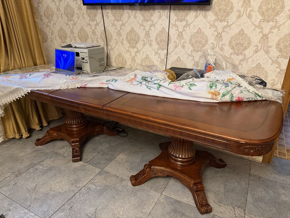 Продам стол 3 м и 12 стульев дерево