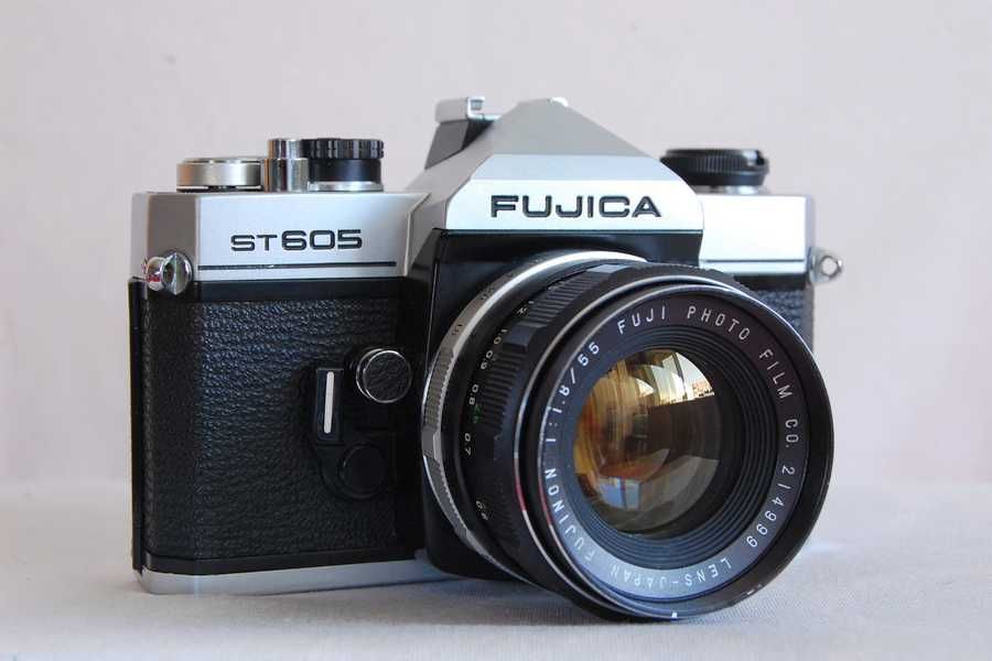 Aparat foto film fujica st605 cu obiectiv fujinon 1.8 / 55