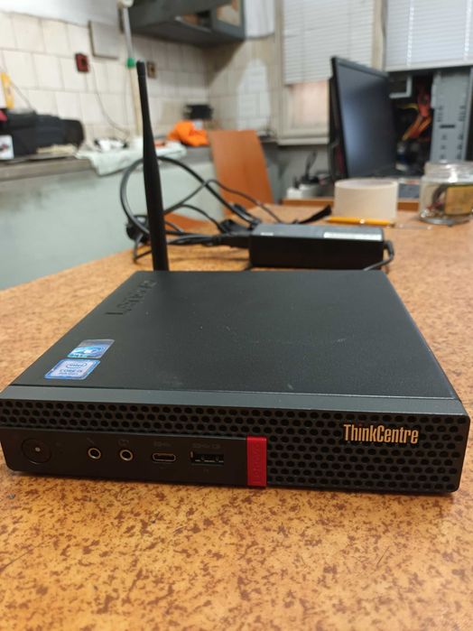 Продавам мини компютър LENOVO M920Q