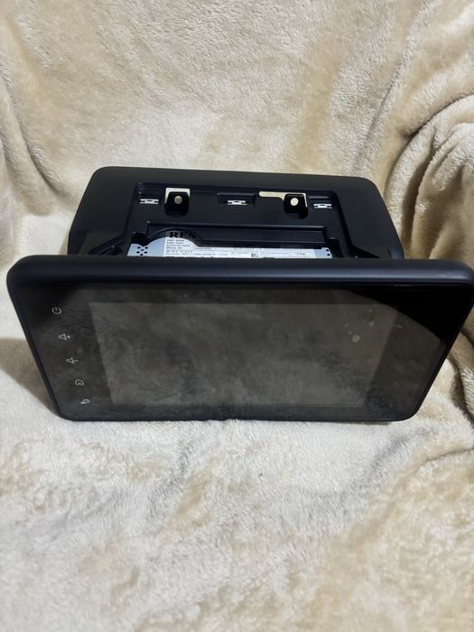 Navigatie MediaNav Dacia Logan 3/Sandero 3