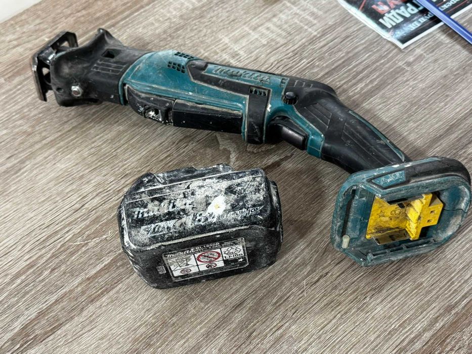 Саблен трион Makita
