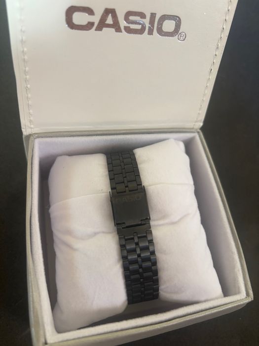 Casio часовник.