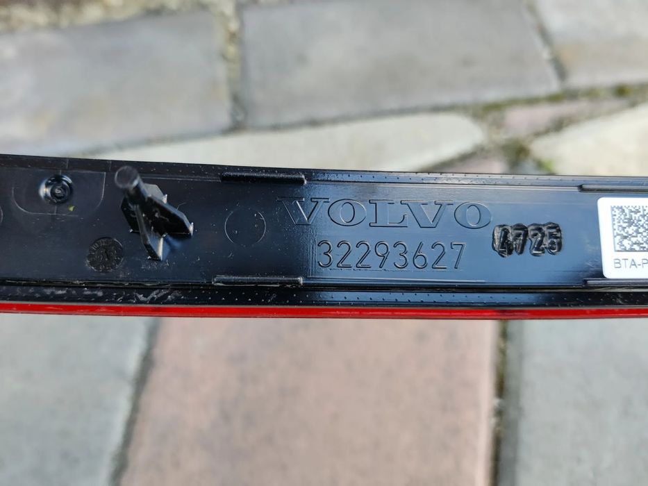 Catadioptru Reflector dreapta bara spate Volvo XC60 II 32293627