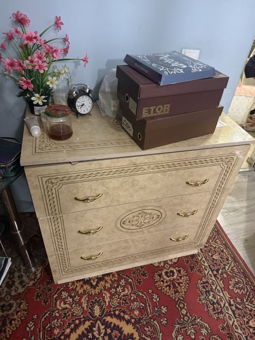 Продам срочно мебель