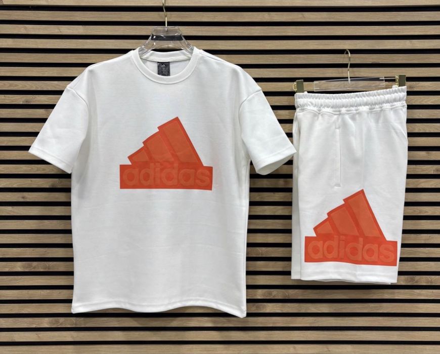 Compleu Adidas transport 4.99 RON