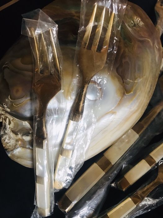 Естествен седеф позлатени прибори