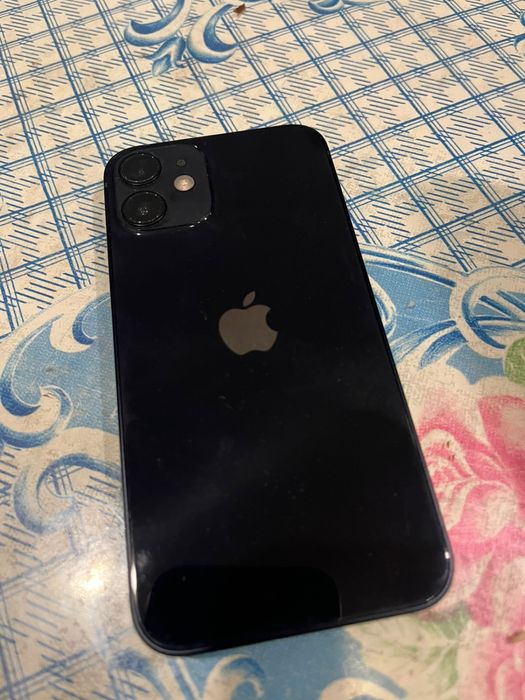 Продам iPhone 12 mini в отличном состояний