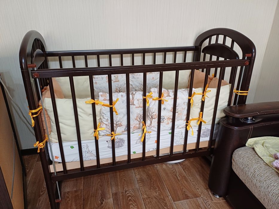 Детская кроватка
