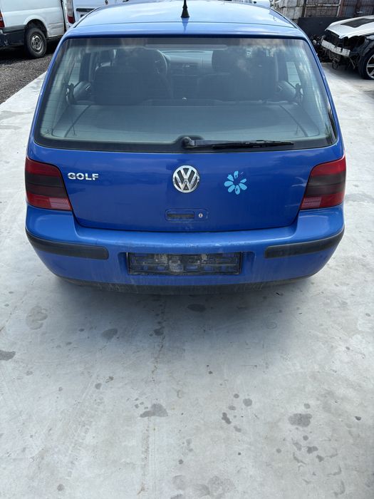Dezmembrez Golf 4 2003