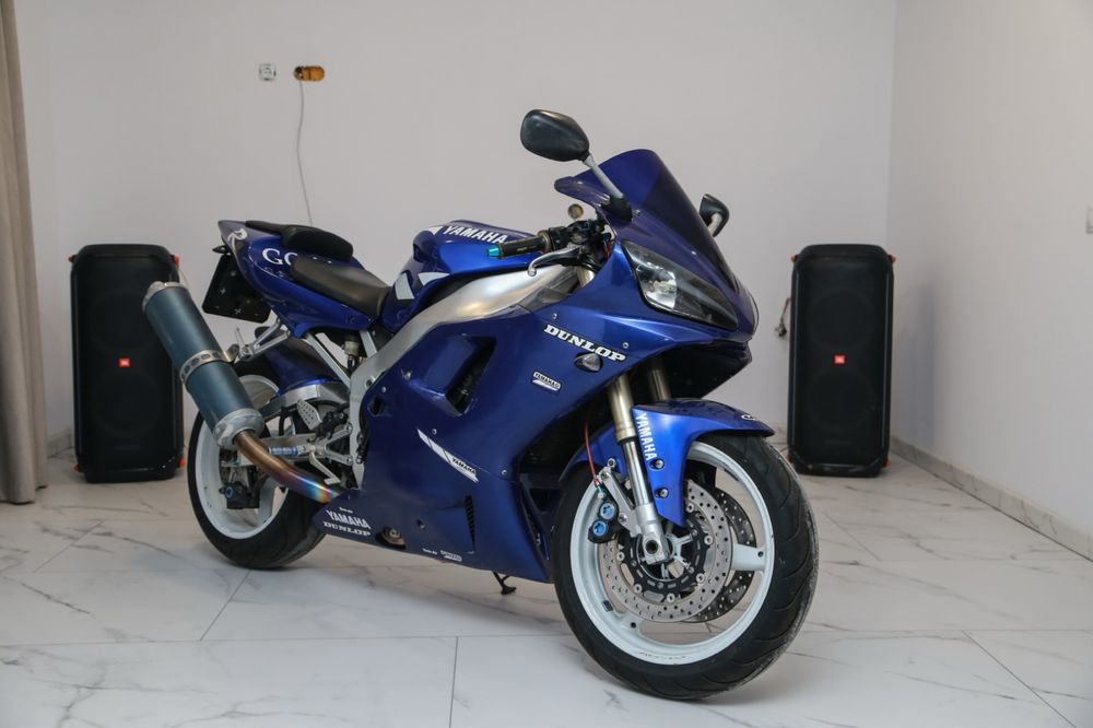Yamaha YZF R1 RN04