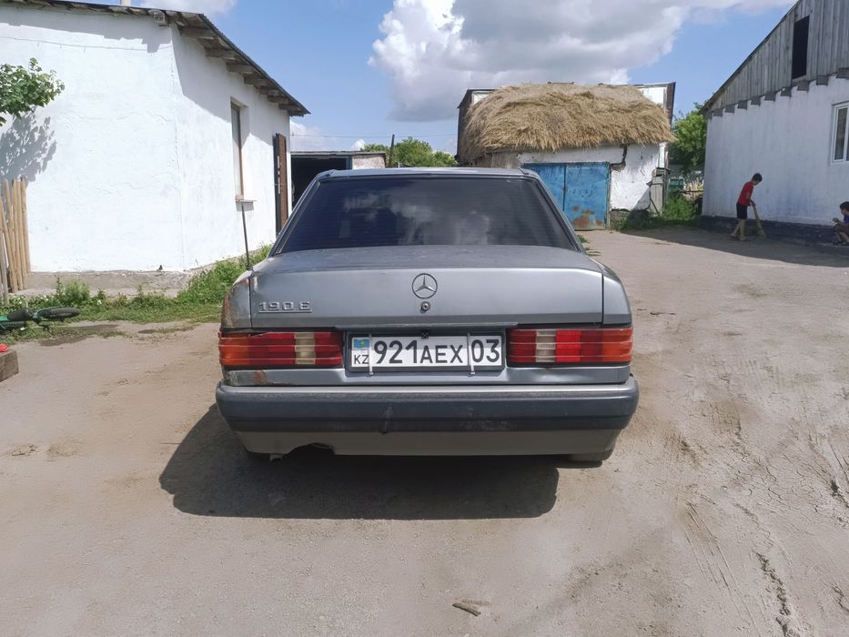 ..Мерседес 190 двигатель 102