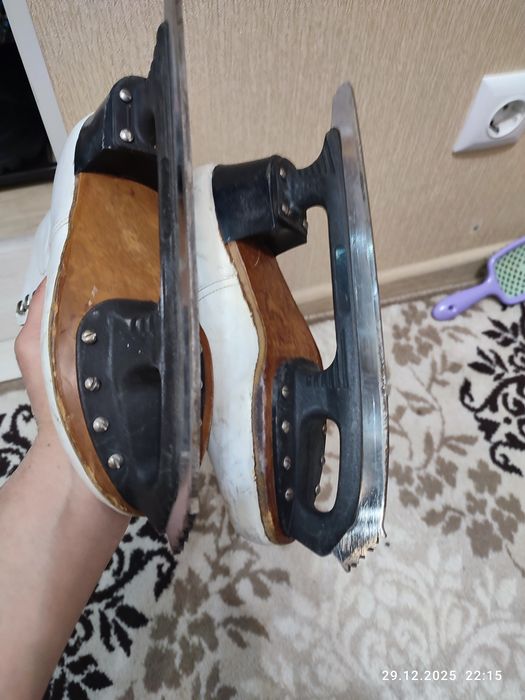 Коньки кожанные для девочки