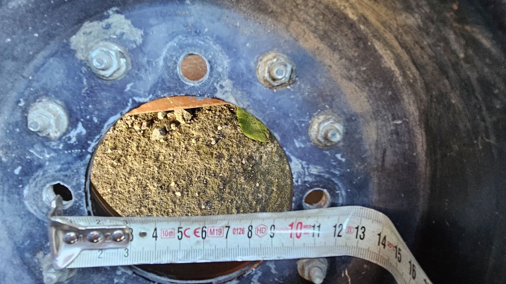 Продавам 2 броя задни гуми със джанти за атв 8 цола