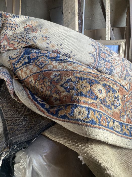 Отдам бесплатно ковры