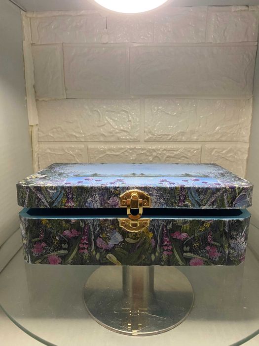 Дървена кутия за бижута