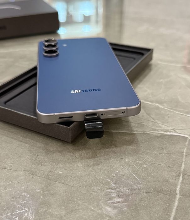 Samsung S25 FE новый 256 Гб