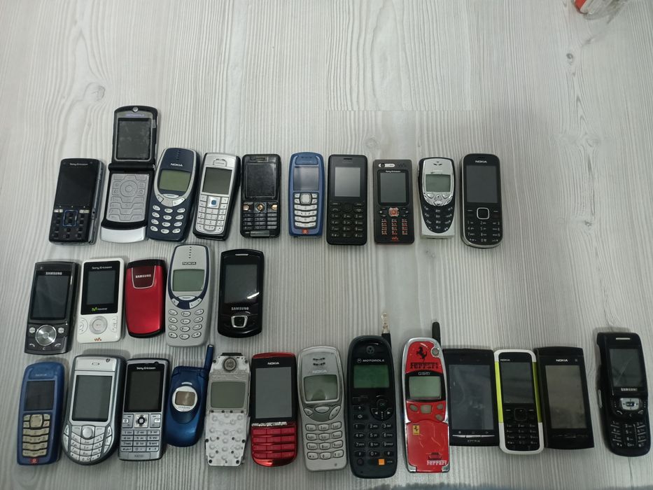 Nokia , sony ericsson , motorola