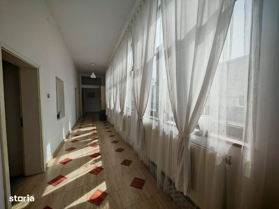 Casa in zona centrala 222 amprenta sol + anexe, suprafata teren 586mp