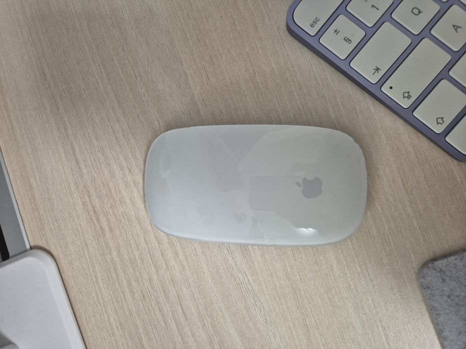 Sistem Desktop PC iMac (2021) cu Magic Keyboard + Mouse