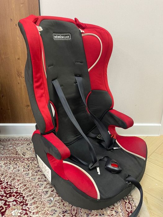 Детское кресло в машину