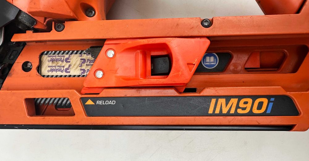 PASLODE IM90i- Акумулаторен такер за дърво 50-90мм