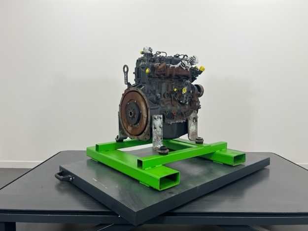 Motor Perkins 1104D 44TA pentru incarcator Case 221E second hand verificat motor diesel 4 cilindri Uniterra Group SRL