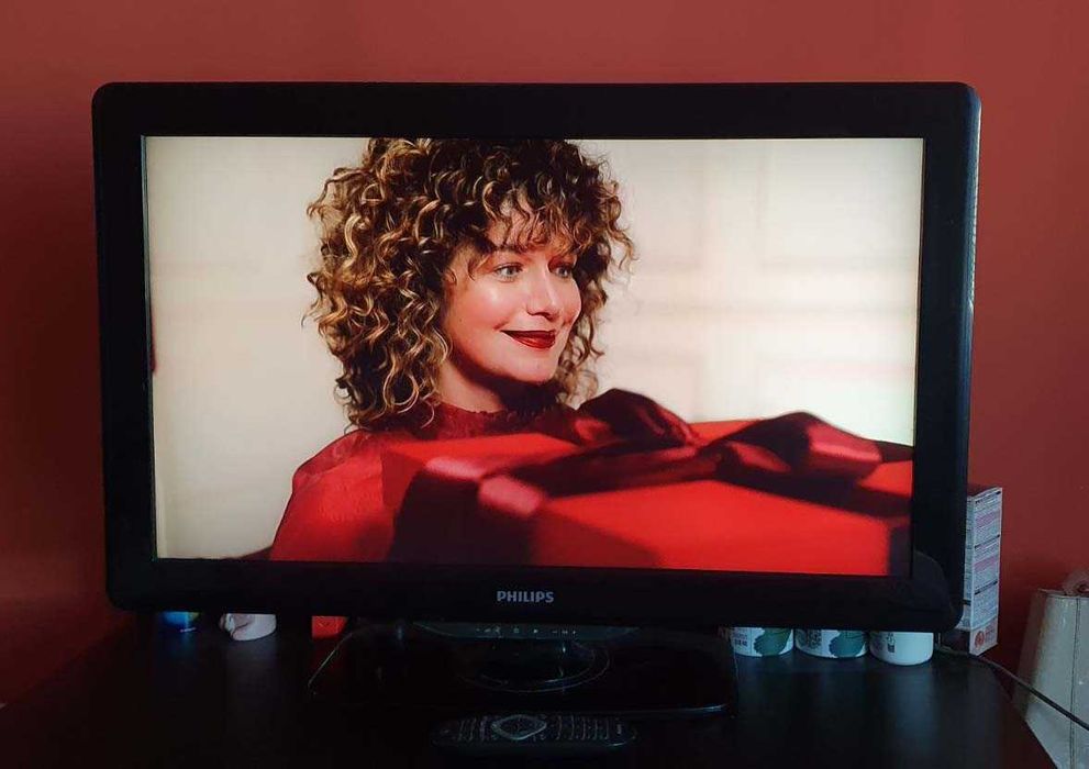 Телевизор Phillips 94 см (37"), пета серия, Full HD 1080p