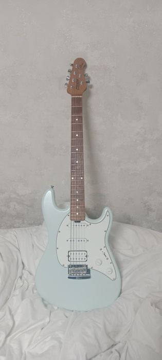 электрогитарa music man sterling Stratocaster