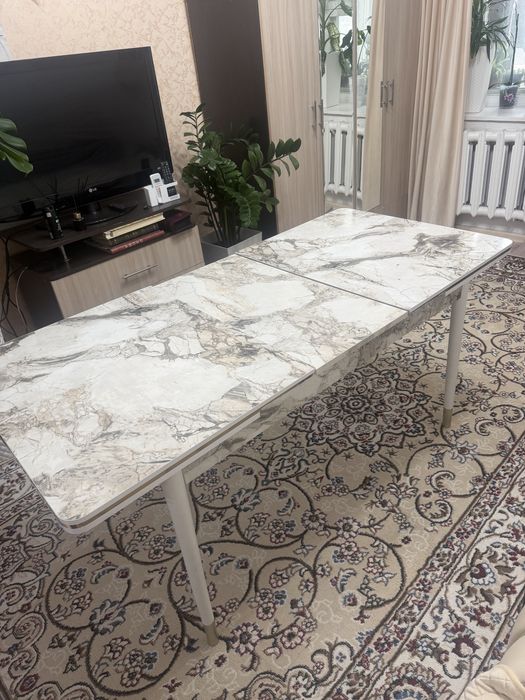 Продам стол для кухни