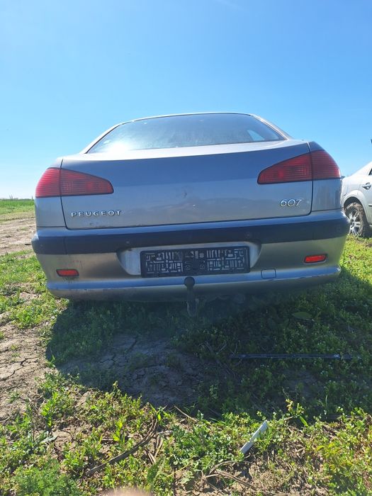 Dezmembrez peugeot 607