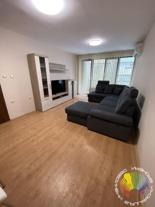 Дава се под наем Тристаен апартамент в Бургас, Център - 120 кв.м за 765 € - Снимка #1