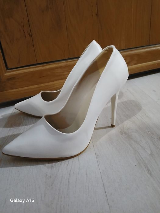 Чисто нови Бели Токчета