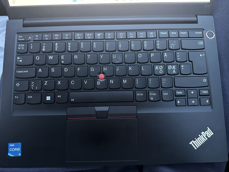 Vand Notebook lenovo G11 /I5-1135G7