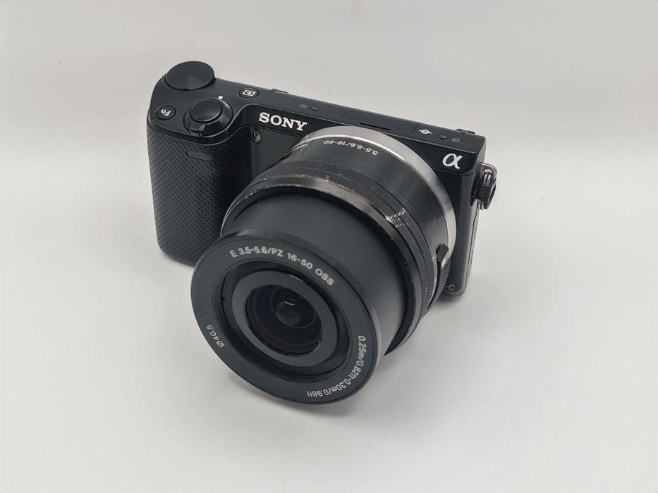 Kit foto Sony NEX-5R + obiectiv Sony E 16-50mm