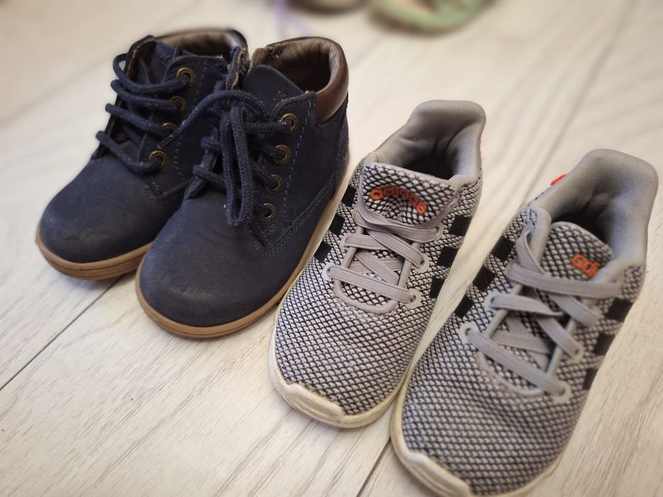 Ghete piele Kickers + Adidas (marimea 22)