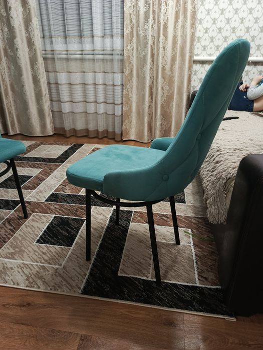 Продам два стула